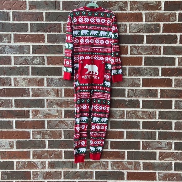 B1G2F 🚨 Hatley one piece Christmas themed pjs - Picture 2 of 6